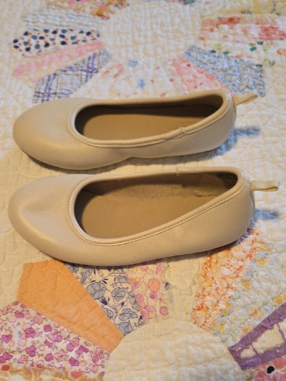 GAP Girl's Light Beige Round-Toe Ballet Flats